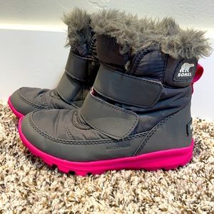 Sorel snow boots size 11 girls
